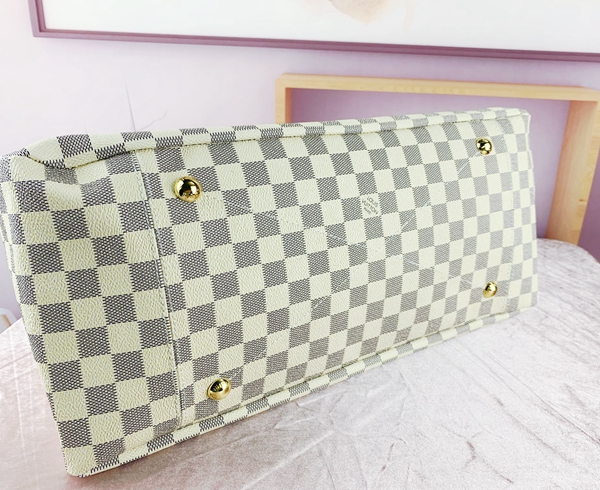 ルイヴィトンバッグ側面デザイン